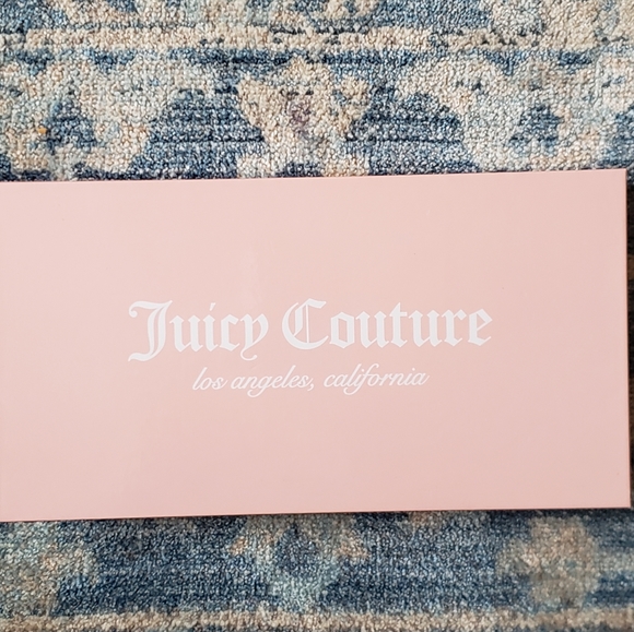 Juicy Couture Black Starburst Wallet in Gift Box - Picture 8 of 8